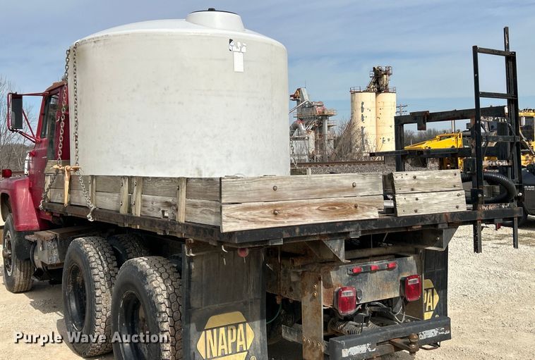 image for item EK4144 1980 Ford 9000 flatbed truck