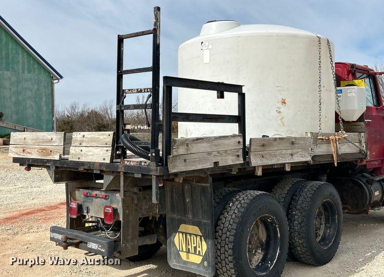 image for item EK4144 1980 Ford 9000 flatbed truck