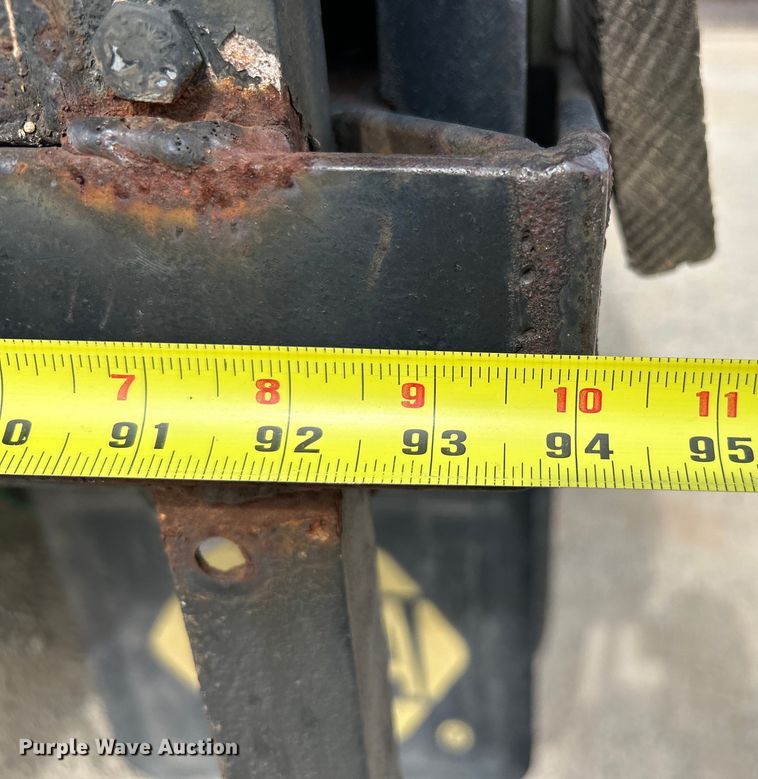 image for item EK4144 1980 Ford 9000 flatbed truck