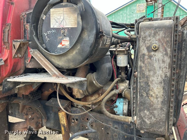 image for item EK4144 1980 Ford 9000 flatbed truck