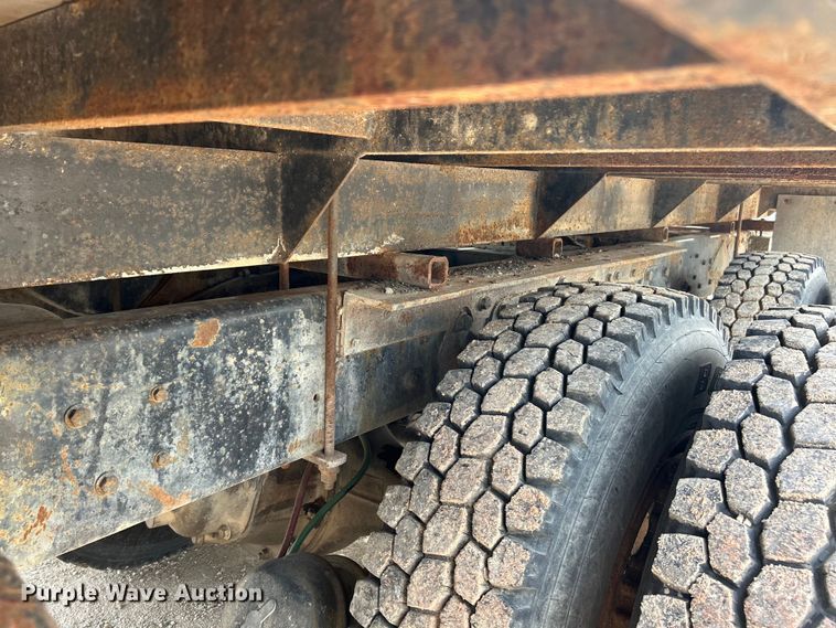 image for item EK4144 1980 Ford 9000 flatbed truck