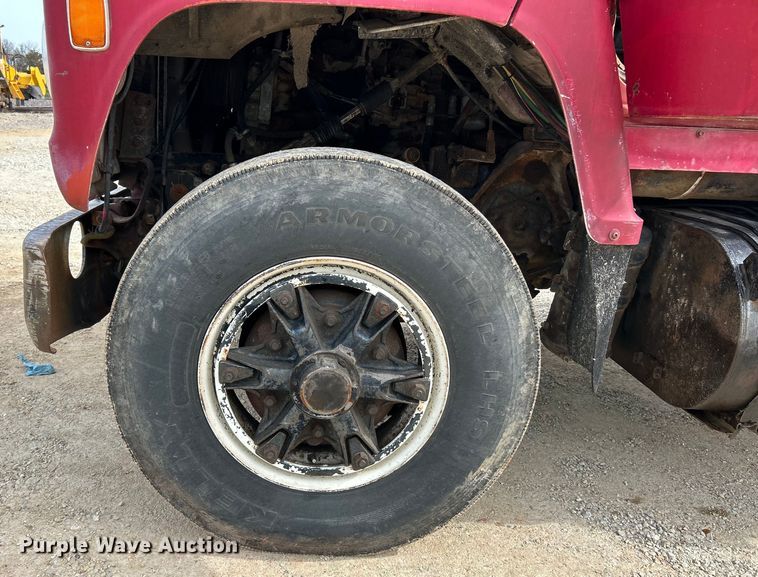 image for item EK4144 1980 Ford 9000 flatbed truck