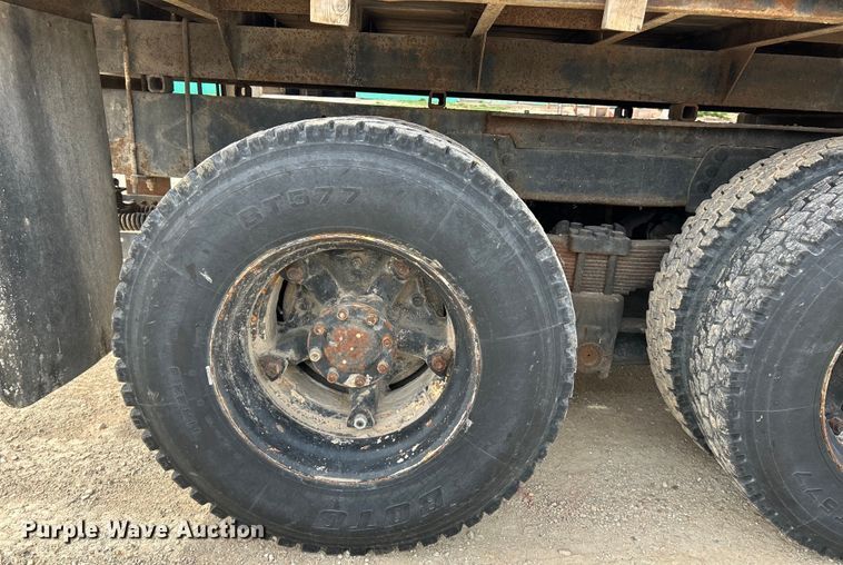 image for item EK4144 1980 Ford 9000 flatbed truck