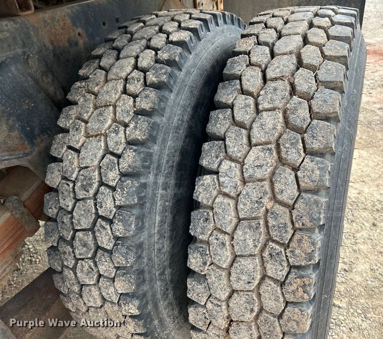 image for item EK4144 1980 Ford 9000 flatbed truck