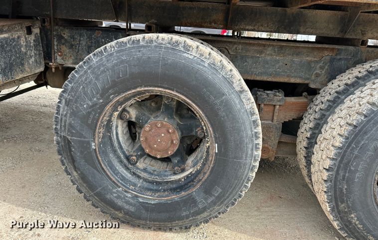 image for item EK4144 1980 Ford 9000 flatbed truck