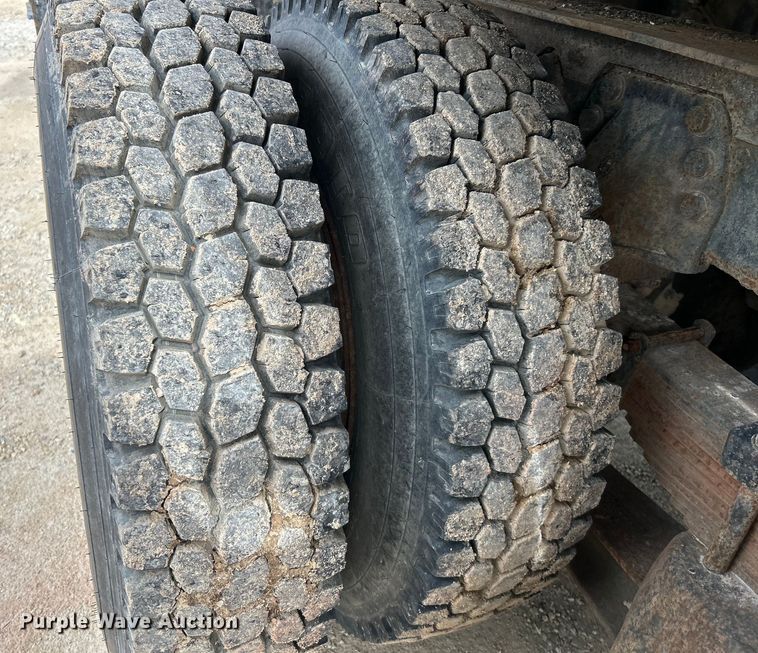 image for item EK4144 1980 Ford 9000 flatbed truck