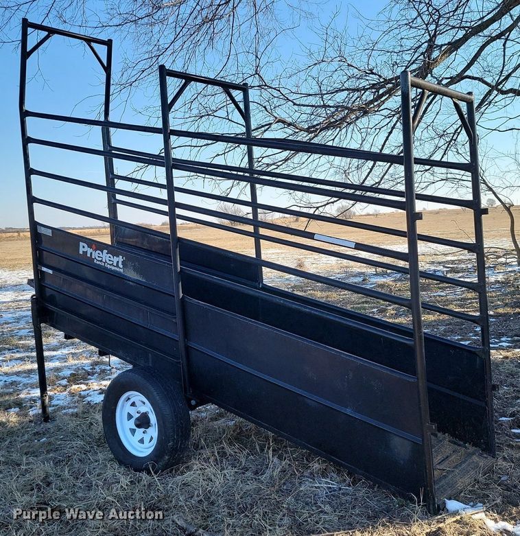 image for item LD9099 Priefert livestock loading chute