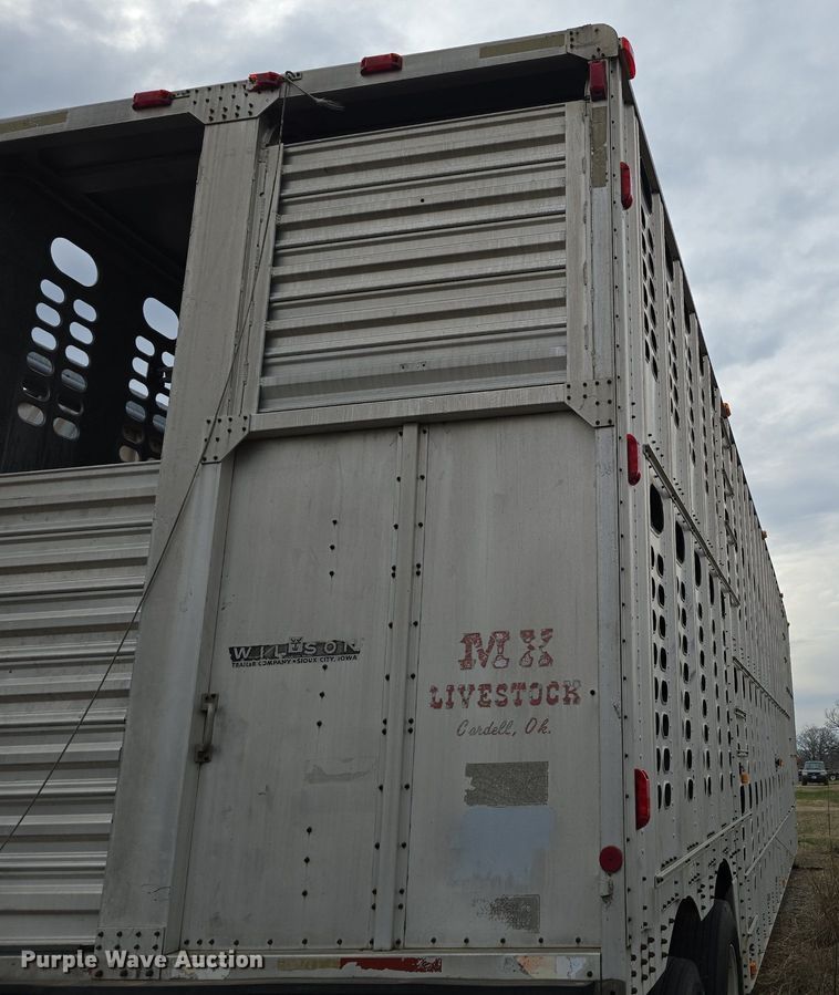 image for item LD9125 1988 Wilson PSDCL-202 livestock trailer