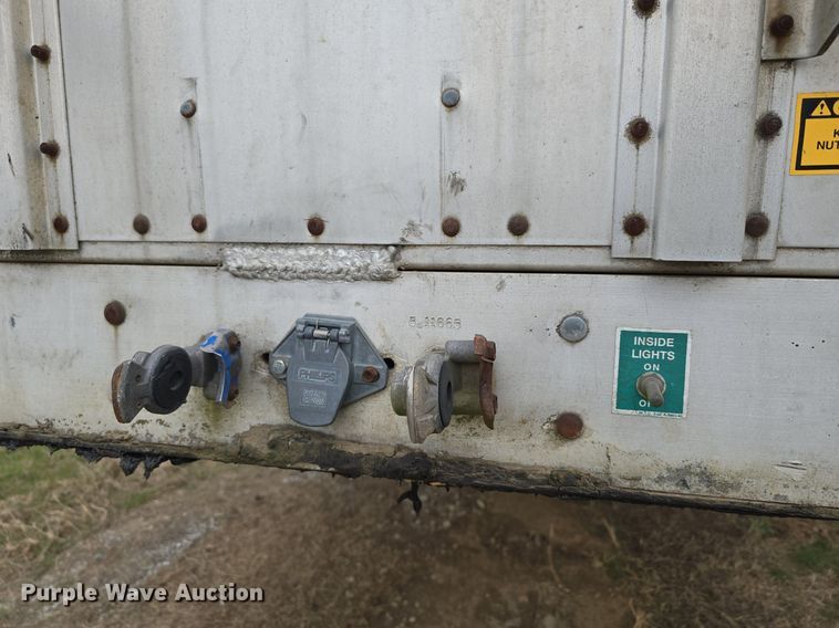 image for item LD9125 1988 Wilson PSDCL-202 livestock trailer