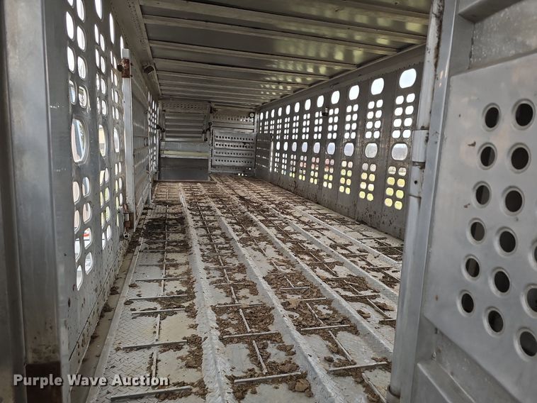 image for item LD9125 1988 Wilson PSDCL-202 livestock trailer