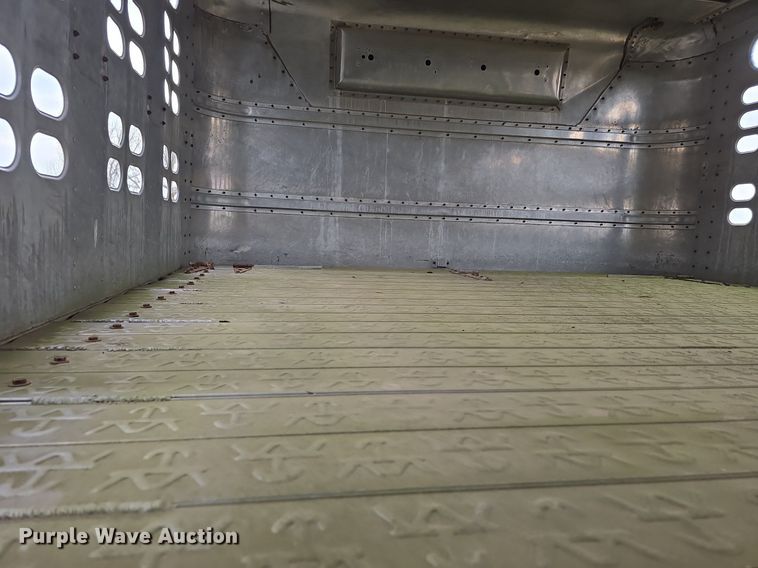 image for item LD9125 1988 Wilson PSDCL-202 livestock trailer