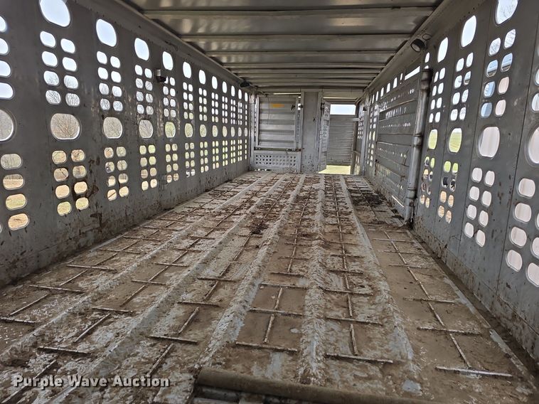 image for item LD9125 1988 Wilson PSDCL-202 livestock trailer