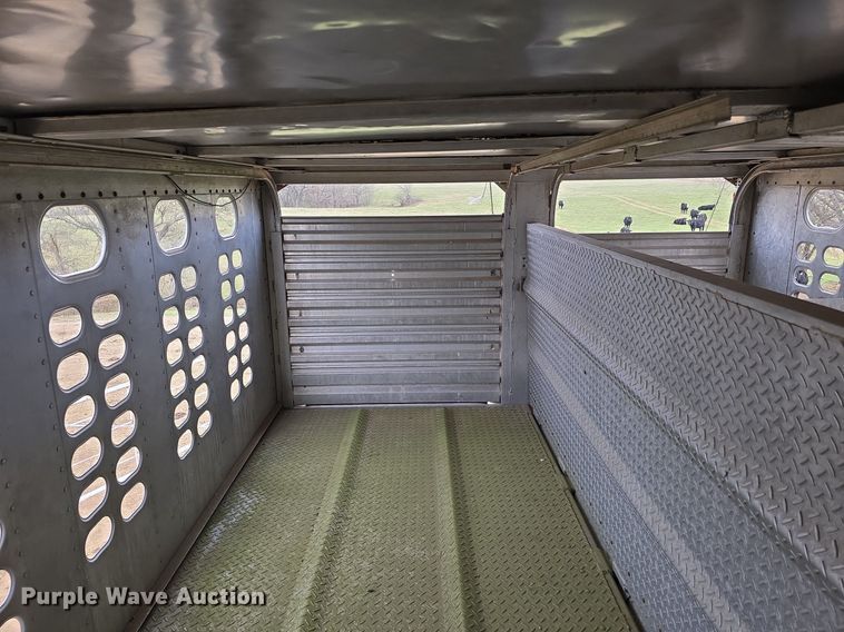 image for item LD9125 1988 Wilson PSDCL-202 livestock trailer