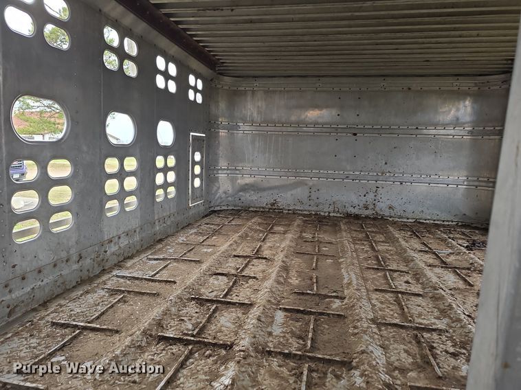 image for item LD9125 1988 Wilson PSDCL-202 livestock trailer