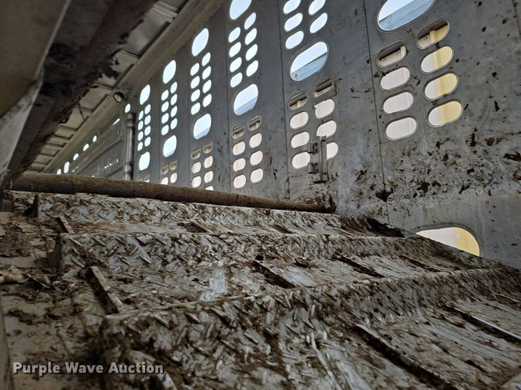 image for item LD9125 1988 Wilson PSDCL-202 livestock trailer