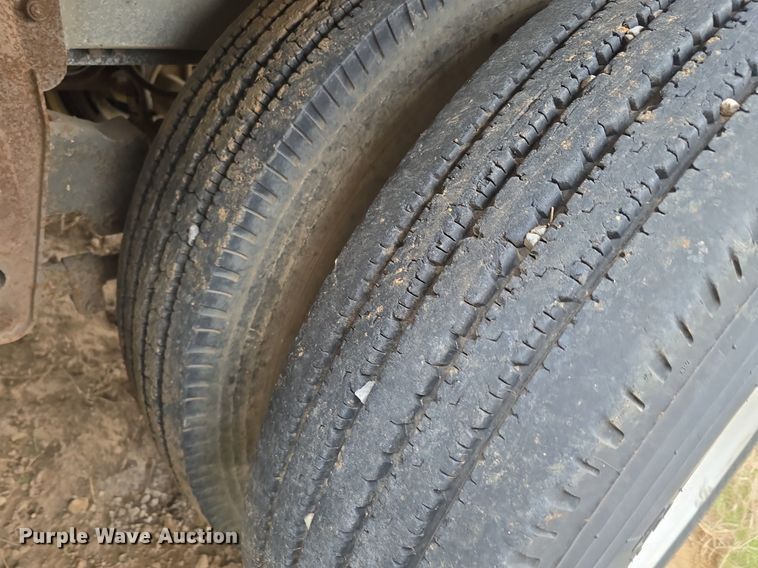 image for item LD9125 1988 Wilson PSDCL-202 livestock trailer