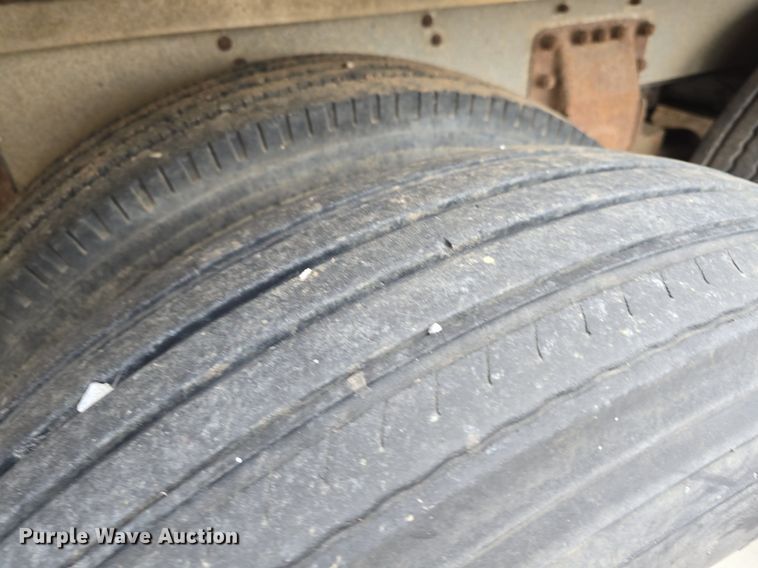 image for item LD9125 1988 Wilson PSDCL-202 livestock trailer