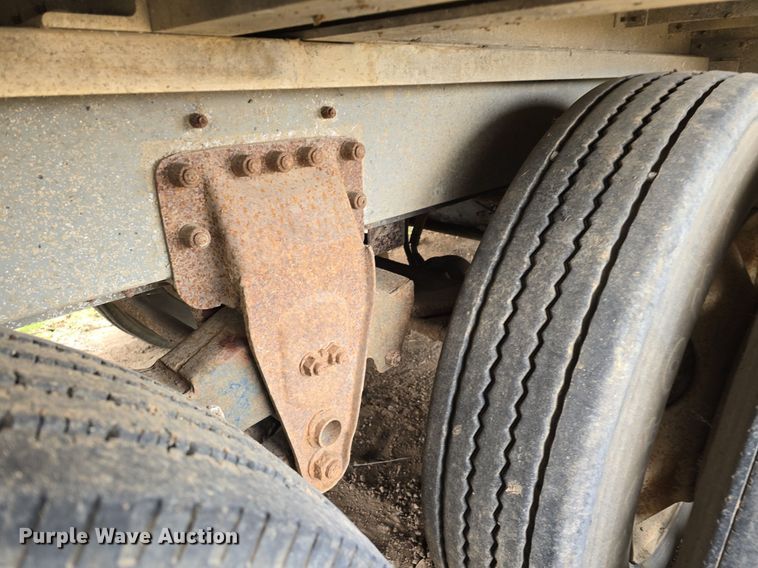 image for item LD9125 1988 Wilson PSDCL-202 livestock trailer