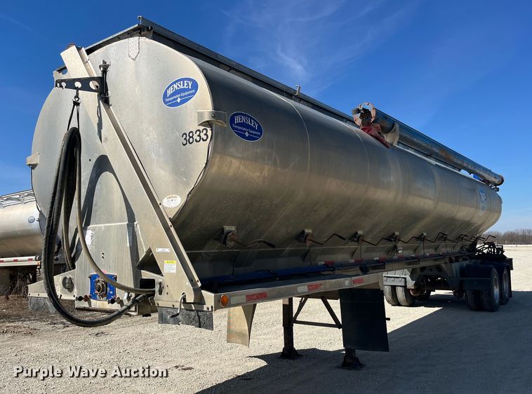 image for item LD9335 2012 Hensley ATLW-36-32-8  feed delivery trailer