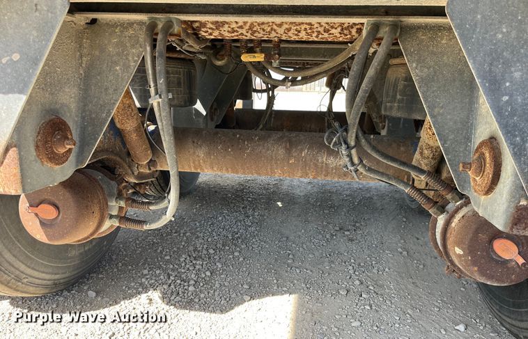 image for item LD9335 2012 Hensley ATLW-36-32-8  feed delivery trailer