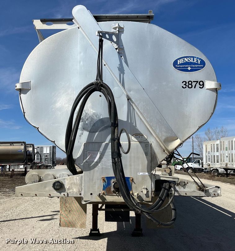 image for item LD9337 2012 Hensley  ATLW-36-32-8  pneumatic feed reclaimer trailer