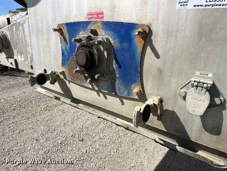 image for item LD9337 2012 Hensley  ATLW-36-32-8  pneumatic feed reclaimer trailer