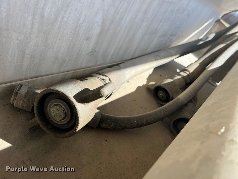 image for item LD9337 2012 Hensley  ATLW-36-32-8  pneumatic feed reclaimer trailer