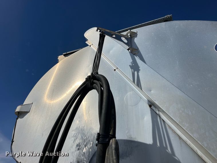 image for item LD9337 2012 Hensley  ATLW-36-32-8  pneumatic feed reclaimer trailer