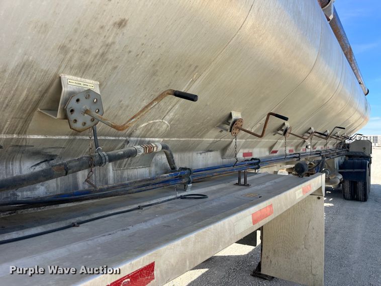 image for item LD9337 2012 Hensley  ATLW-36-32-8  pneumatic feed reclaimer trailer