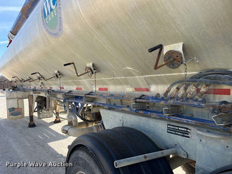 image for item LD9337 2012 Hensley  ATLW-36-32-8  pneumatic feed reclaimer trailer