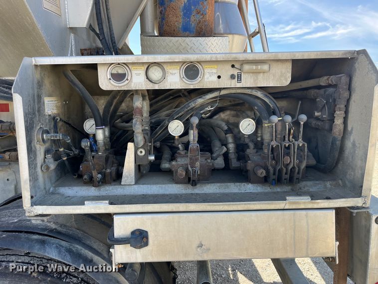 image for item LD9337 2012 Hensley  ATLW-36-32-8  pneumatic feed reclaimer trailer