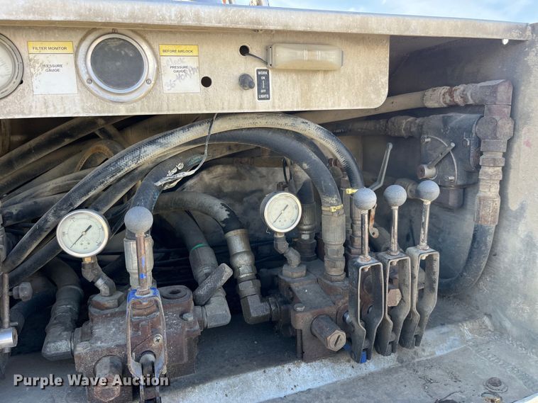 image for item LD9337 2012 Hensley  ATLW-36-32-8  pneumatic feed reclaimer trailer