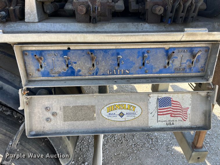 image for item LD9337 2012 Hensley  ATLW-36-32-8  pneumatic feed reclaimer trailer