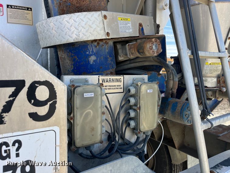 image for item LD9337 2012 Hensley  ATLW-36-32-8  pneumatic feed reclaimer trailer