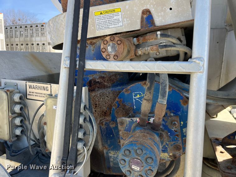 image for item LD9337 2012 Hensley  ATLW-36-32-8  pneumatic feed reclaimer trailer