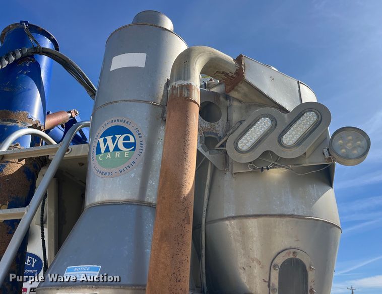 image for item LD9337 2012 Hensley  ATLW-36-32-8  pneumatic feed reclaimer trailer