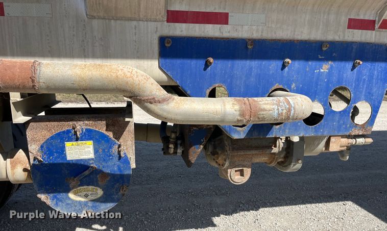 image for item LD9337 2012 Hensley  ATLW-36-32-8  pneumatic feed reclaimer trailer