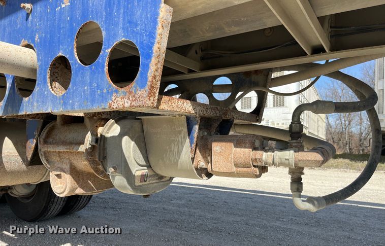 image for item LD9337 2012 Hensley  ATLW-36-32-8  pneumatic feed reclaimer trailer