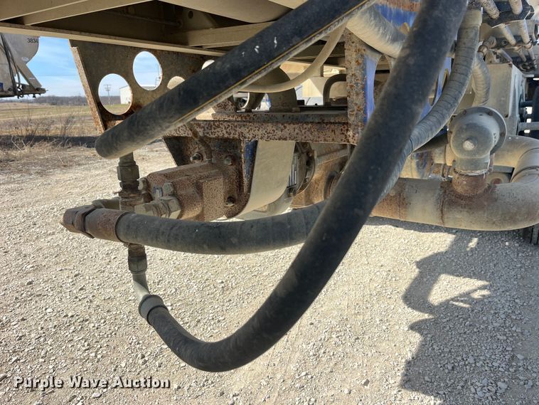 image for item LD9337 2012 Hensley  ATLW-36-32-8  pneumatic feed reclaimer trailer