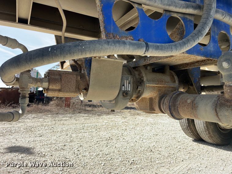 image for item LD9337 2012 Hensley  ATLW-36-32-8  pneumatic feed reclaimer trailer