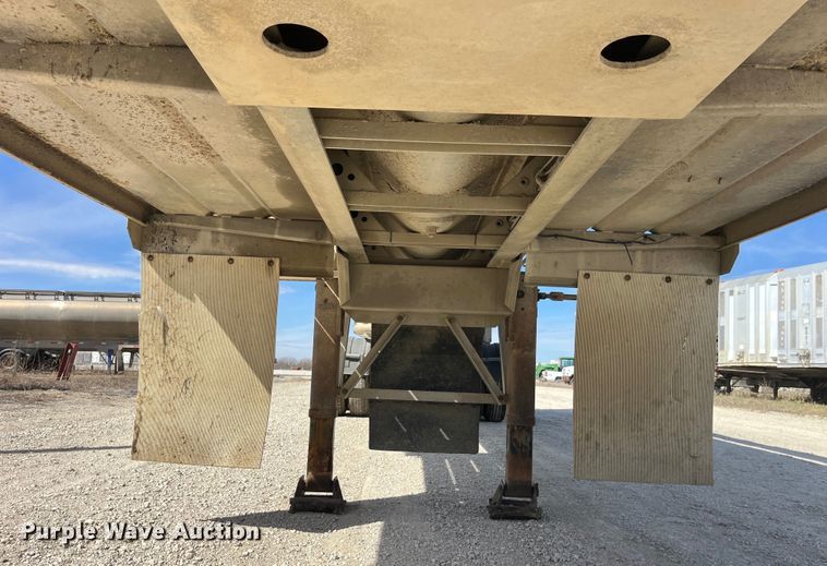 image for item LD9337 2012 Hensley  ATLW-36-32-8  pneumatic feed reclaimer trailer