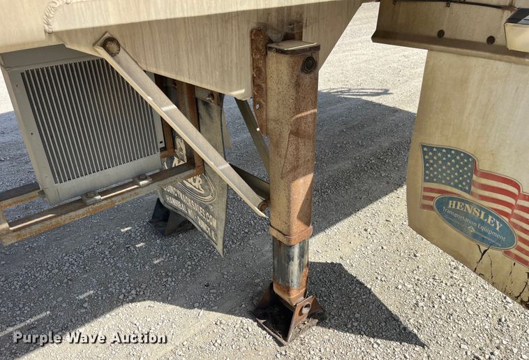 image for item LD9337 2012 Hensley  ATLW-36-32-8  pneumatic feed reclaimer trailer