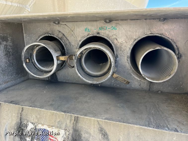 image for item LD9337 2012 Hensley  ATLW-36-32-8  pneumatic feed reclaimer trailer