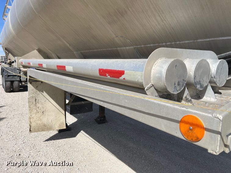 image for item LD9337 2012 Hensley  ATLW-36-32-8  pneumatic feed reclaimer trailer