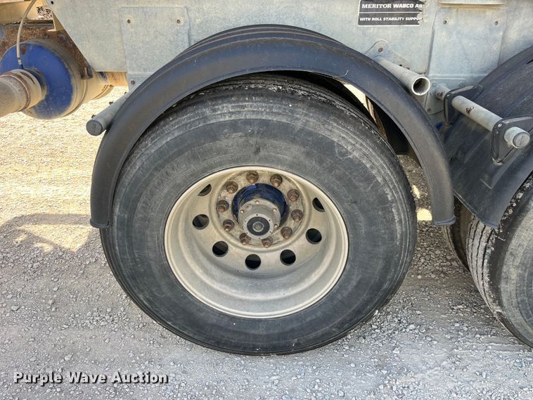 image for item LD9337 2012 Hensley  ATLW-36-32-8  pneumatic feed reclaimer trailer