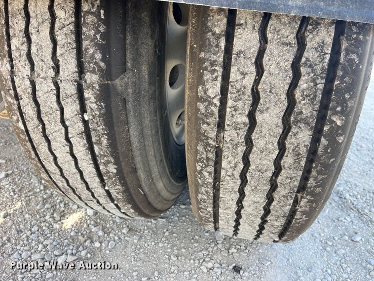 image for item LD9337 2012 Hensley  ATLW-36-32-8  pneumatic feed reclaimer trailer