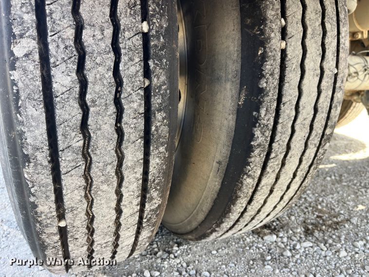 image for item LD9337 2012 Hensley  ATLW-36-32-8  pneumatic feed reclaimer trailer