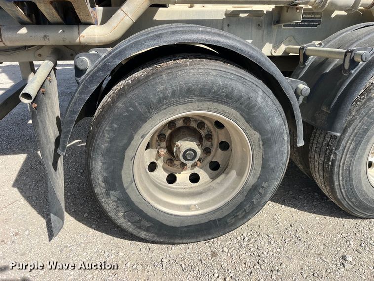 image for item LD9337 2012 Hensley  ATLW-36-32-8  pneumatic feed reclaimer trailer