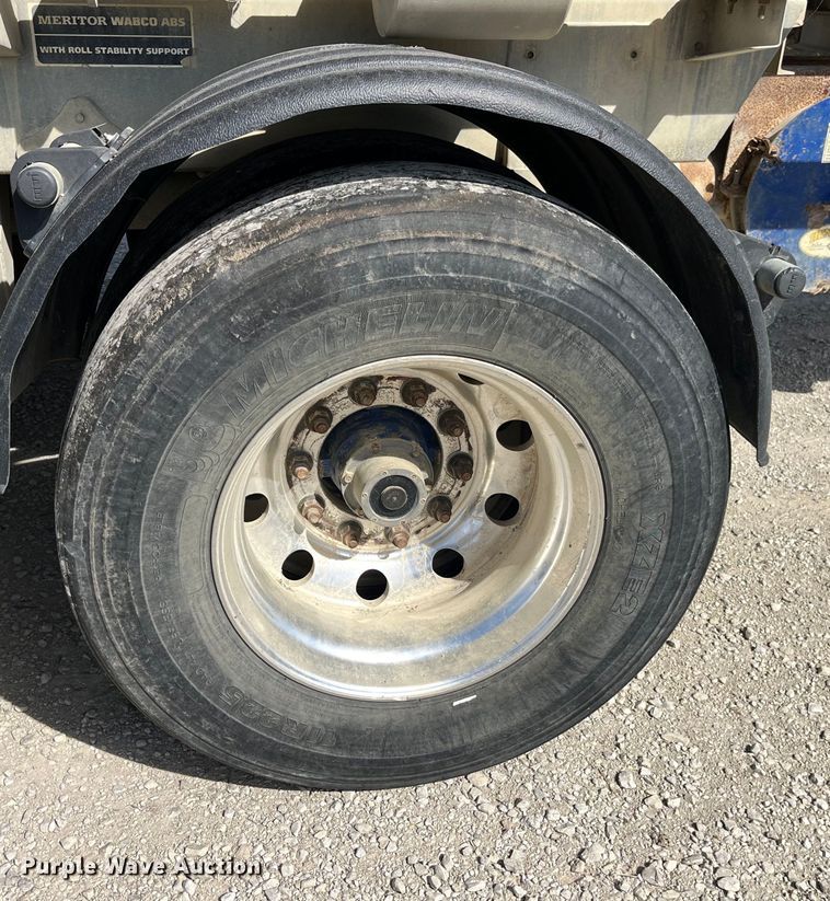 image for item LD9337 2012 Hensley  ATLW-36-32-8  pneumatic feed reclaimer trailer