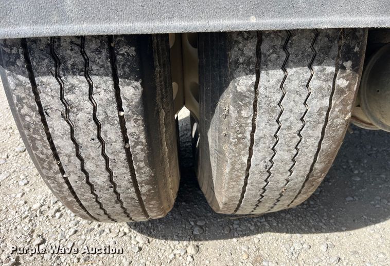 image for item LD9337 2012 Hensley  ATLW-36-32-8  pneumatic feed reclaimer trailer